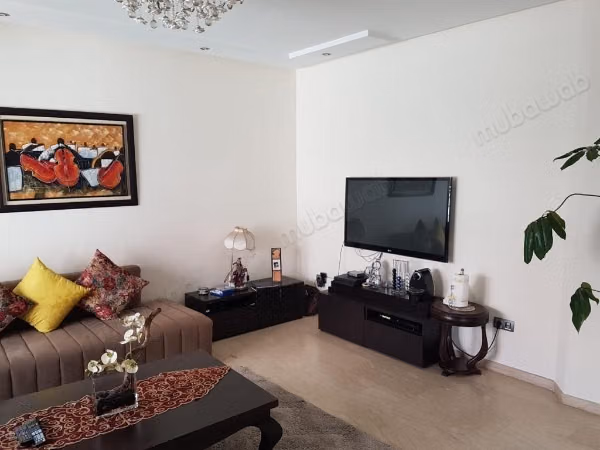 Location villa de luxe à Riyad. 
6 grandes pièces. 
Bien meublé