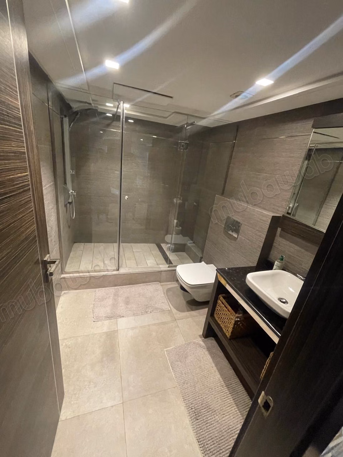 Appartement à louer à Racine. 
2 pièces. 
Bien meublé