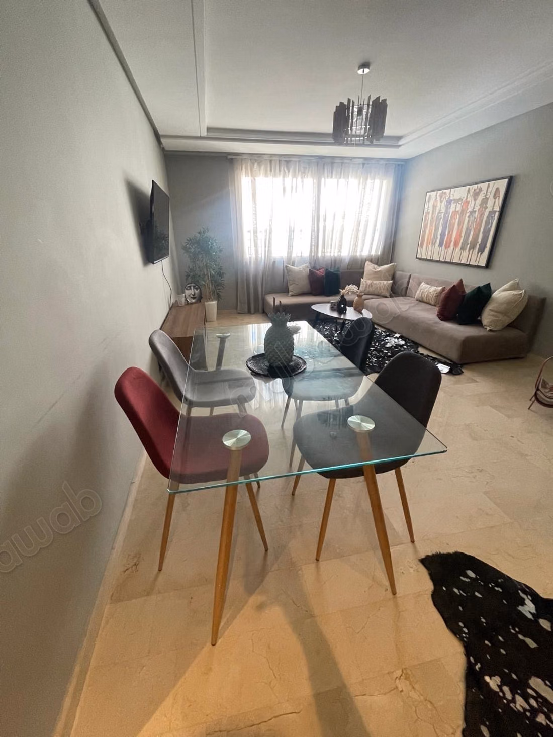 Appartement à louer à Racine. 
2 pièces. 
Bien meublé