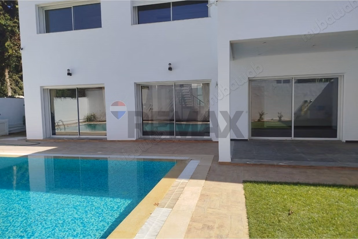 Villa Luxe à La Soukra: Élégance et Confort