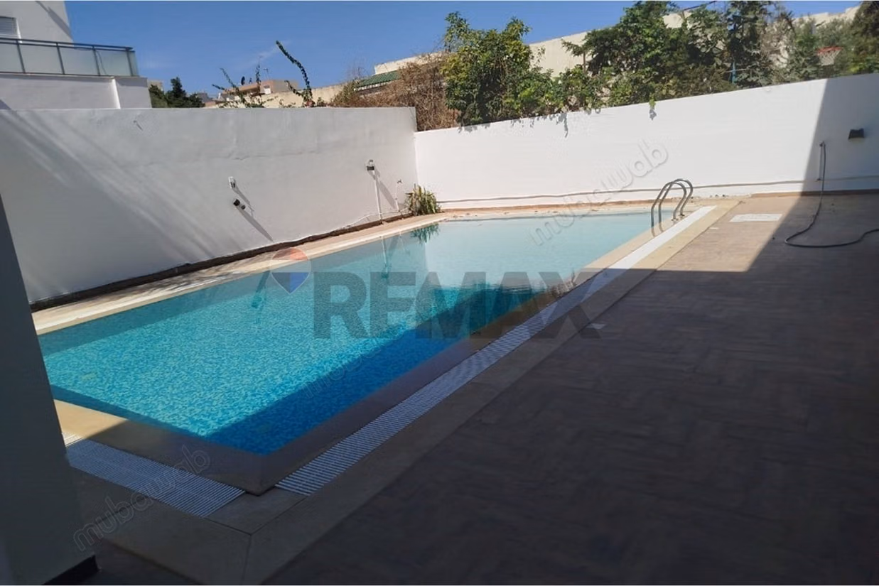 Villa Luxe à La Soukra: Élégance et Confort