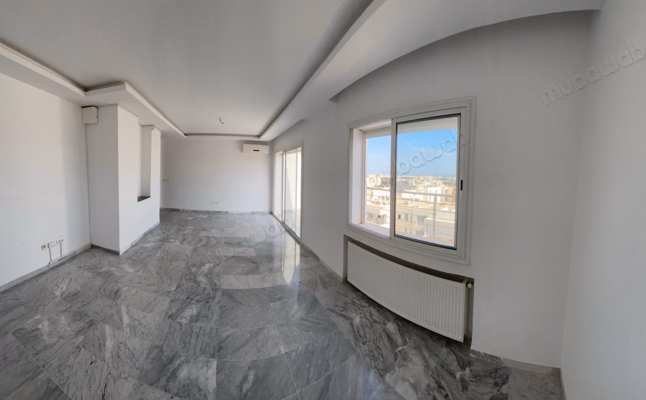 Apartment for rent in Les Berges Du Lac 2. Total area 200 m². Sea view and armored door
