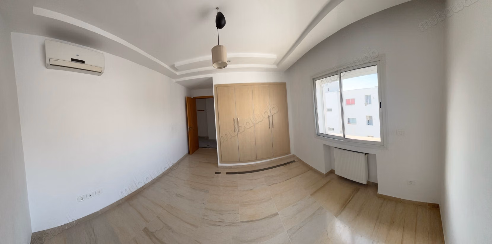 Apartment for rent in Les Berges Du Lac 2. Total area 200 m². Sea view and armored door