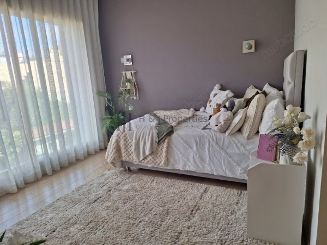 Villa 4 ch. Empty of 450m² – large volumes