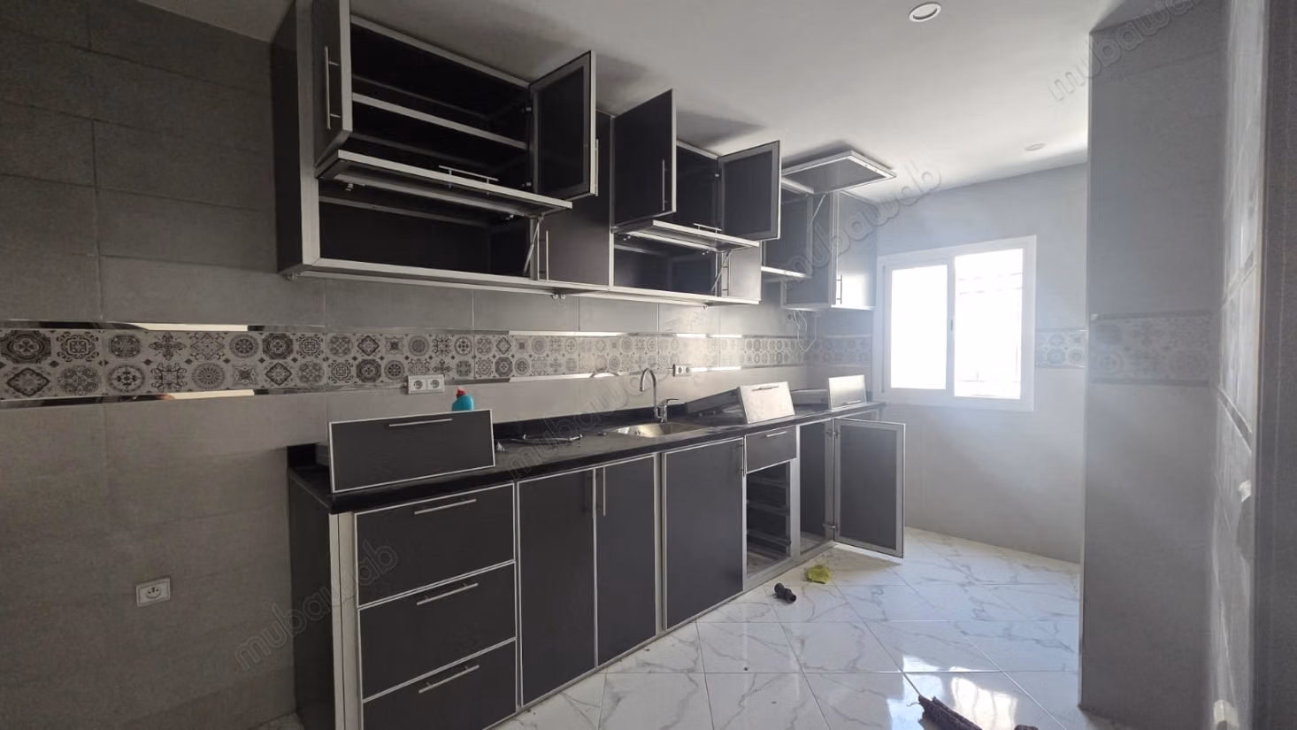 Appartement à vendre à Bir Chifa.
Surface de 91 m² — 6