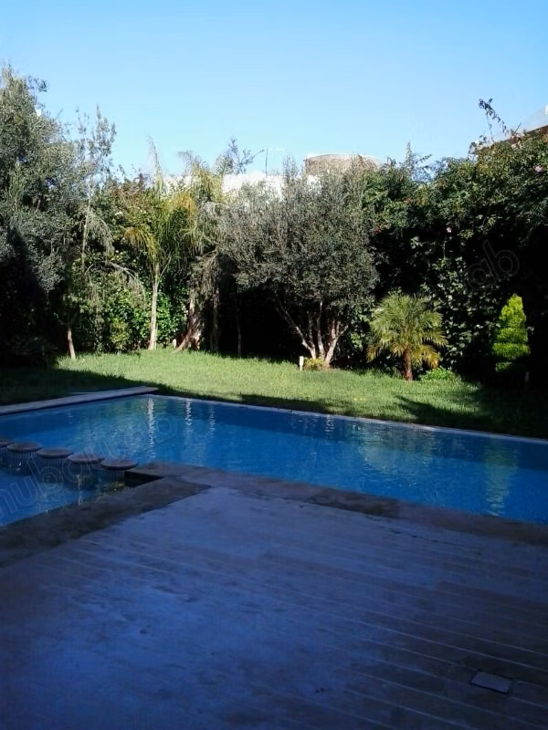 Villa isolée à louer à Ain diab 
Sindibad