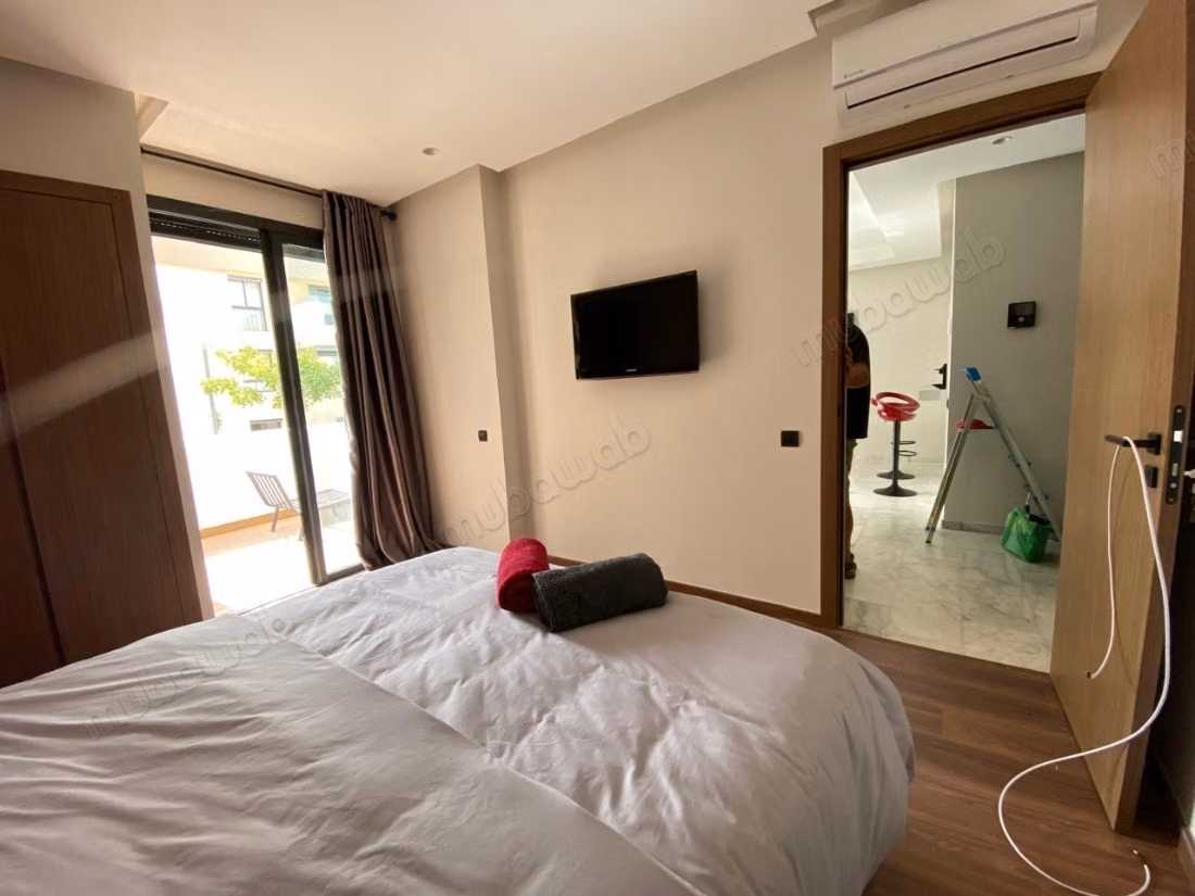Ruime gemeubileerde studio te huur in Ville Verte terrace