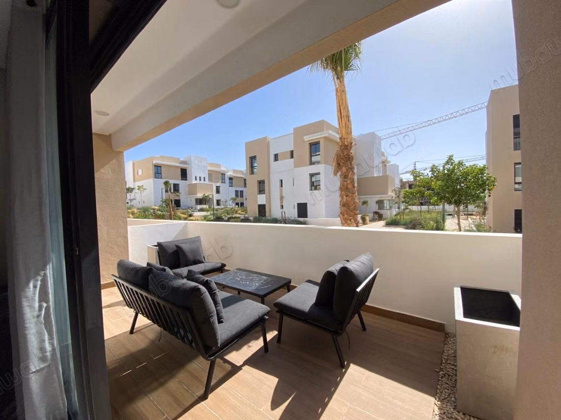 Ruime gemeubileerde studio te huur in Ville Verte terrace