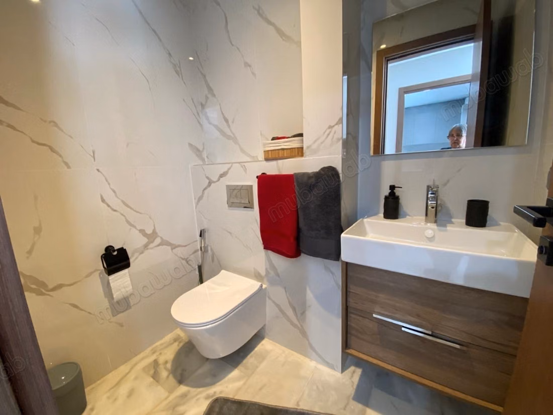 Ruime gemeubileerde studio te huur in Ville Verte terrace