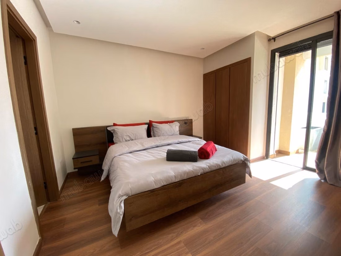 Ruime gemeubileerde studio te huur in Ville Verte terrace