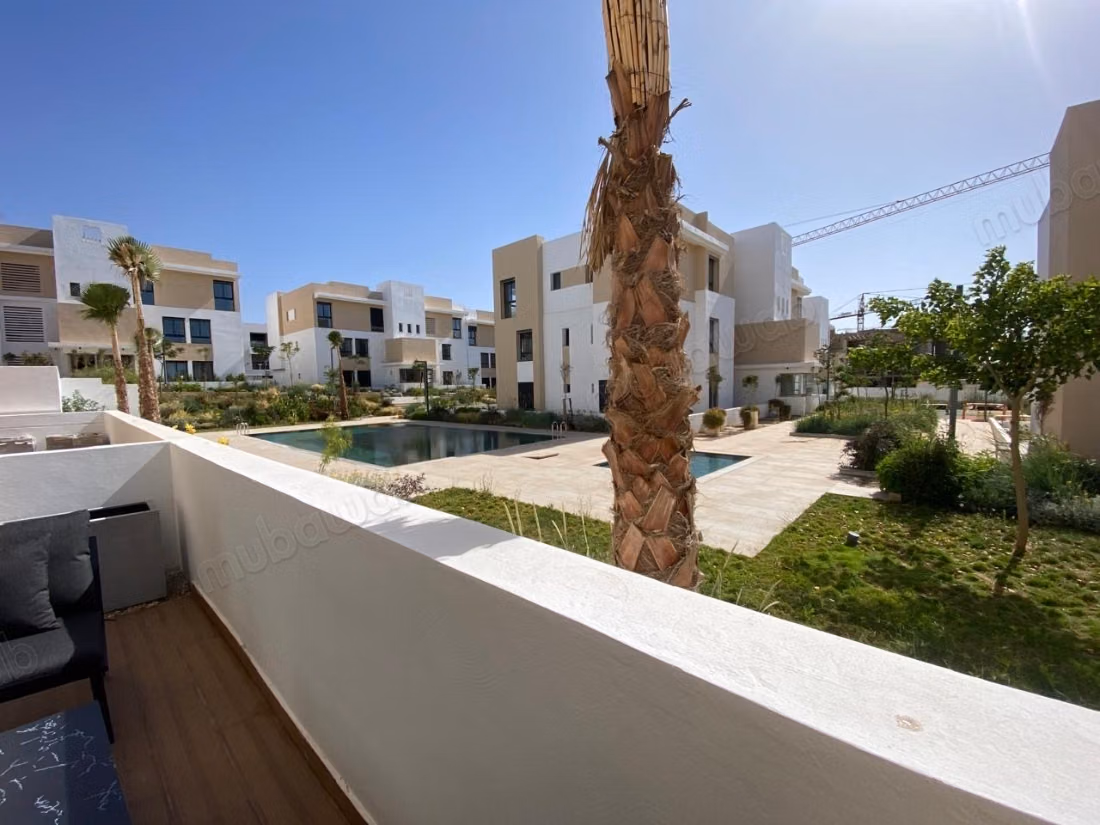 Ruime gemeubileerde studio te huur in Ville Verte terrace