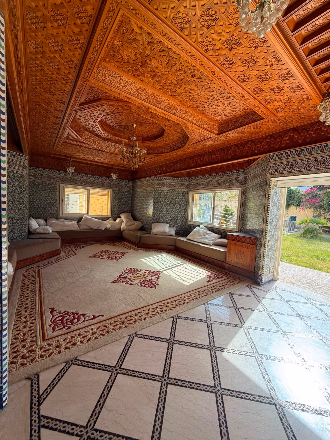 Casa di lusso in affitto a Souissi. 6 camere confortevoli. Garage privato