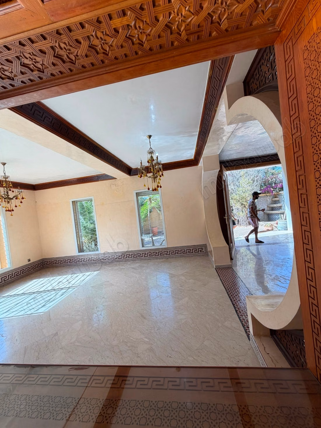 Casa di lusso in affitto a Souissi. 6 camere confortevoli. Garage privato
