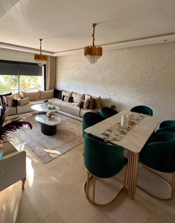Très bel appartement en location à Dar Bouazza. 3 pièces confortables. Bien meublé