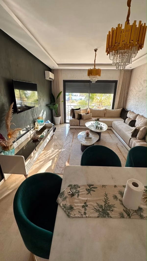 Zeer mooi appartement te huur in Dar Bouazza. 3 comfortabele kamers. Goed ingericht