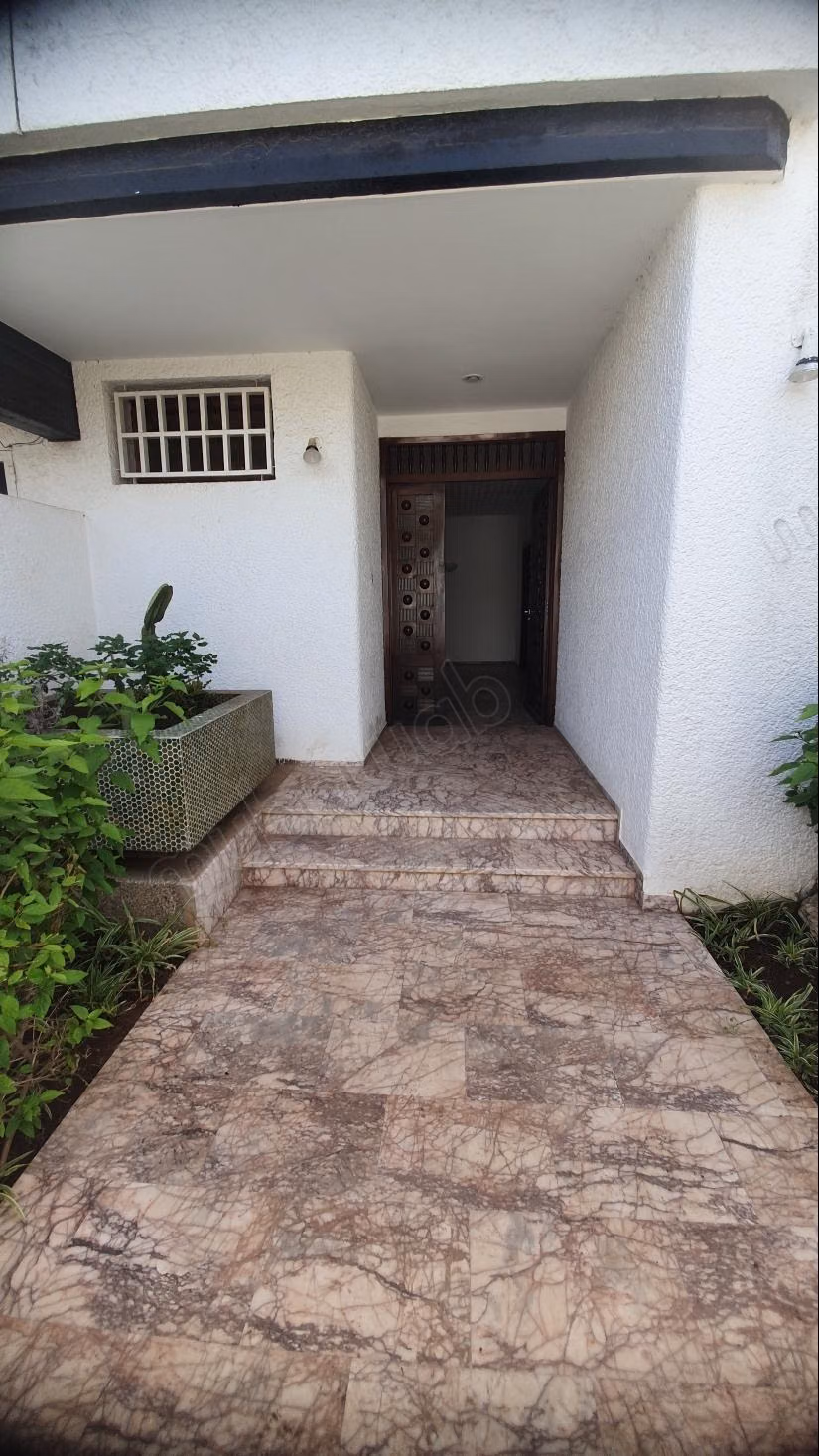 Villa avec piscine à louer à Cil