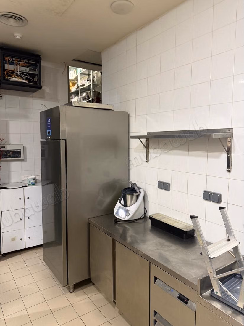 Restaurant haut de gamme entièrement équipé