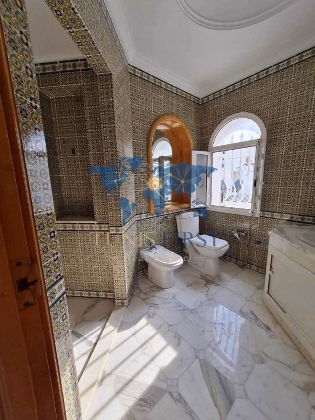 Villa de charme pieds dans l’eau à La Marsa Cube