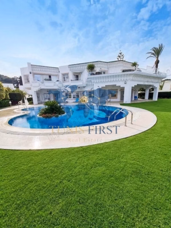 Villa di charme a pochi passi dall'acqua a La Marsa Cube