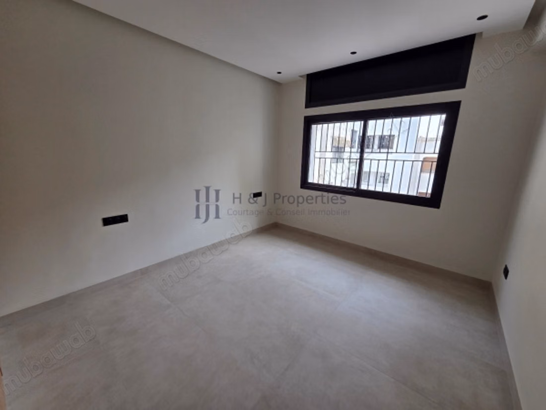 3 Bedroom Unfurnished Apartment of 170m²