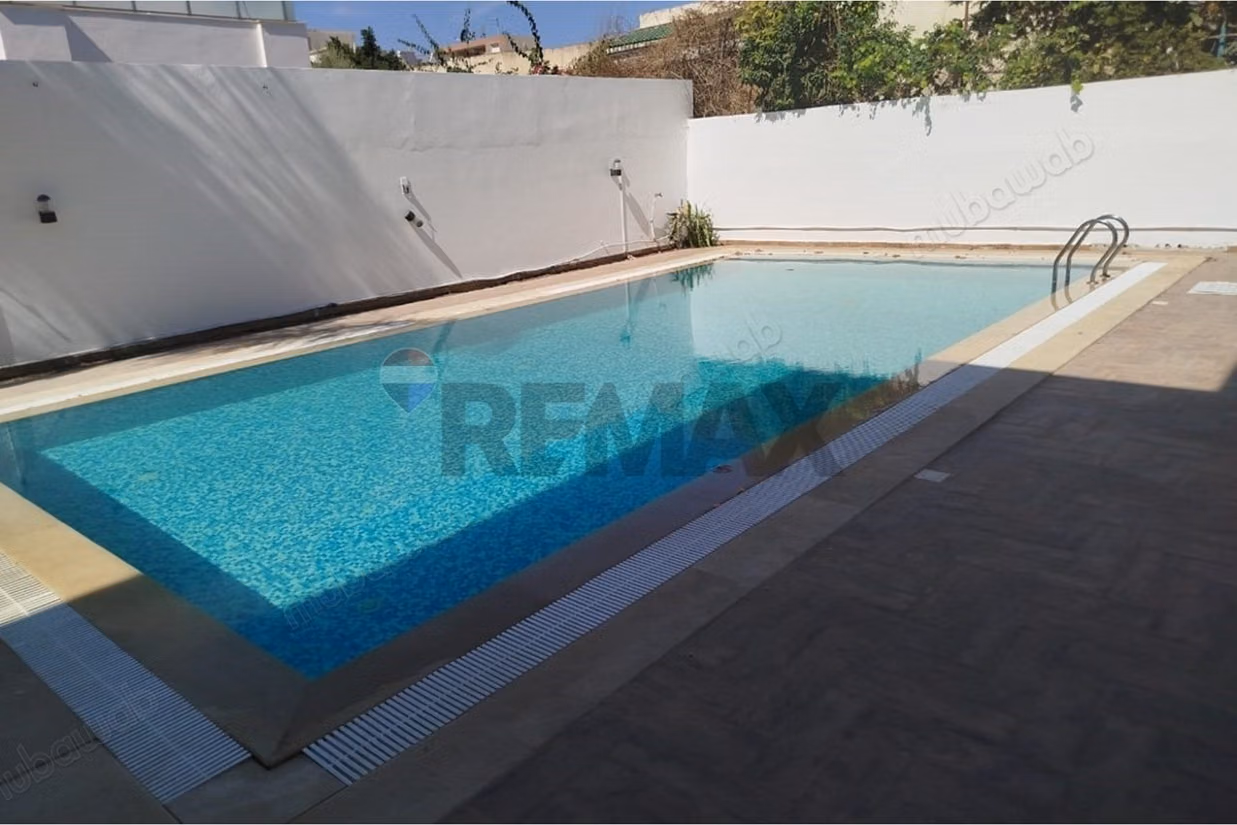 Villa di Lusso a La Soukra: Eleganza e Comfort