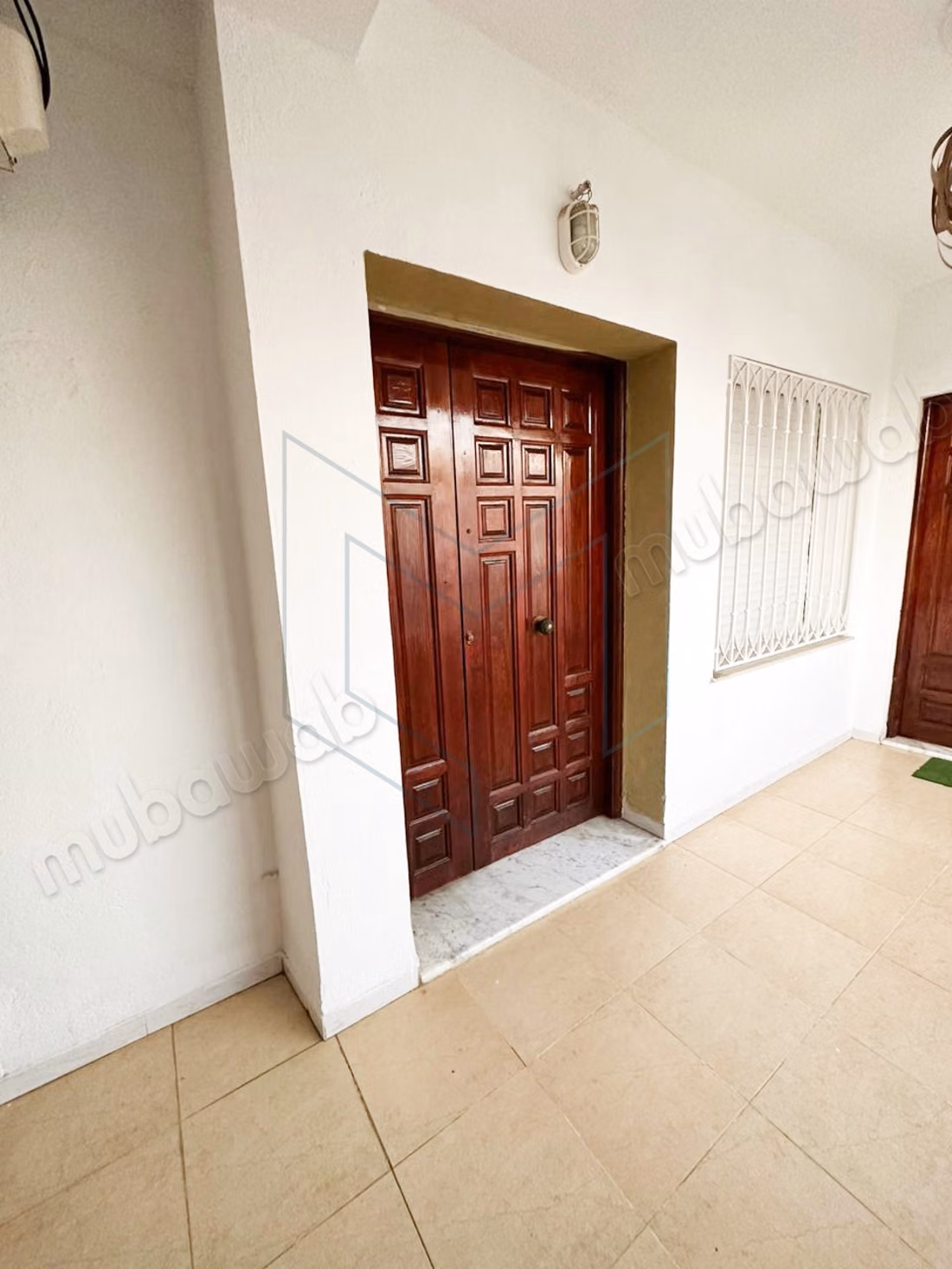 À louer à La Marsa Ville, un étage de villa