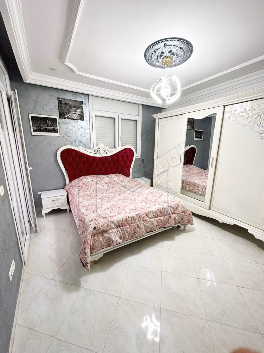 À louer à La Marsa Ville, un étage de villa