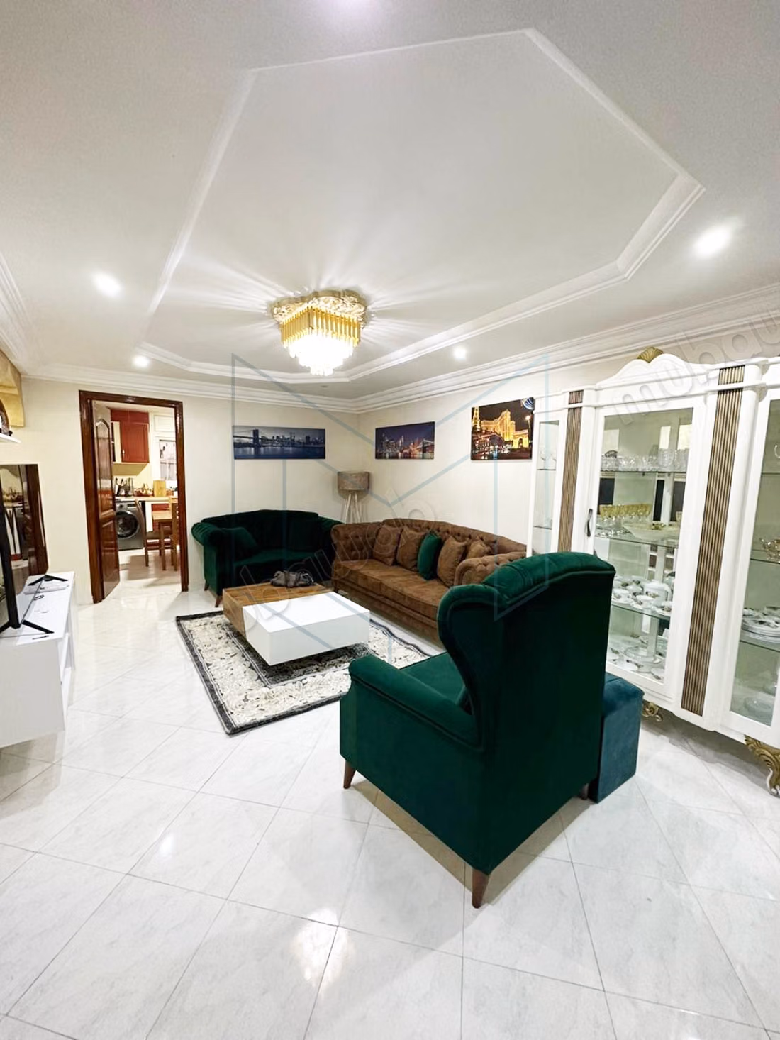 À louer à La Marsa Ville, un étage de villa