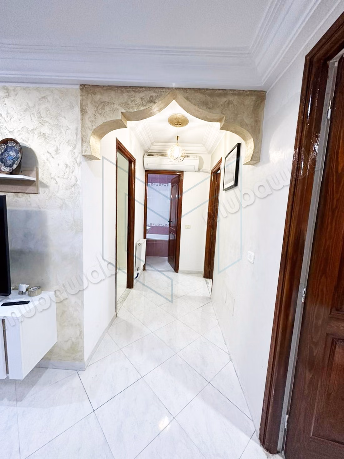 À louer à La Marsa Ville, un étage de villa