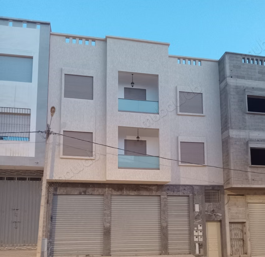 Beau local commercial en location à Haut Anza.
Superficie 110 m²