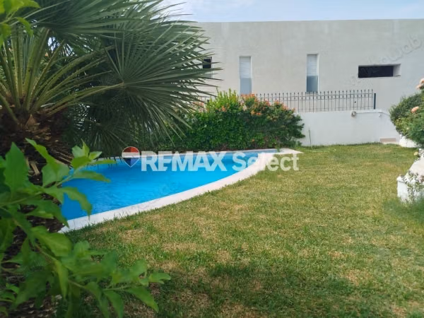 Villa di Prestigio in Affitto a Gammarth Touristique