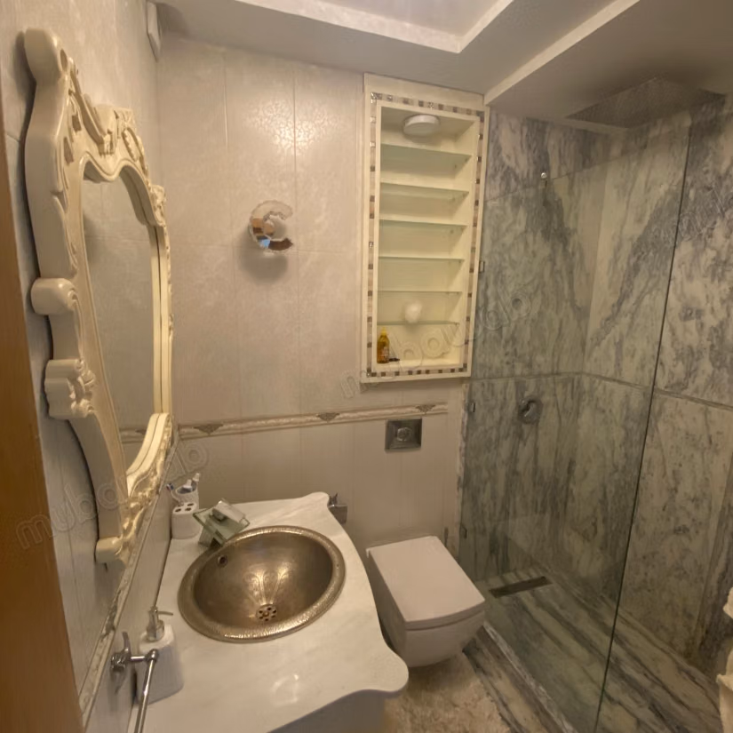 Appartement titré et meublé à vendre 
Iberia
