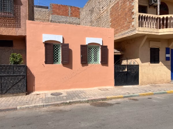 Stupenda casa in vendita a Hay Inara. Superficie di 77 m². Salotto tradizionale, antenna parabolica generale