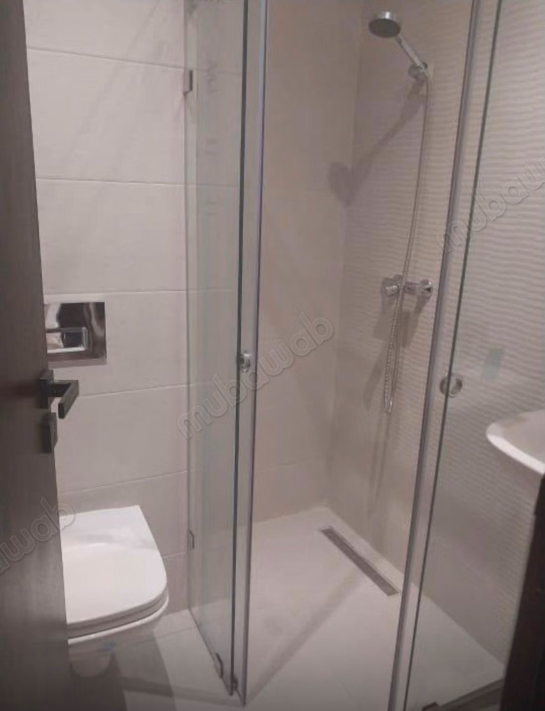 Seizoensverhuur in Founti. 2 mooie slaapkamers. Tuin en lift