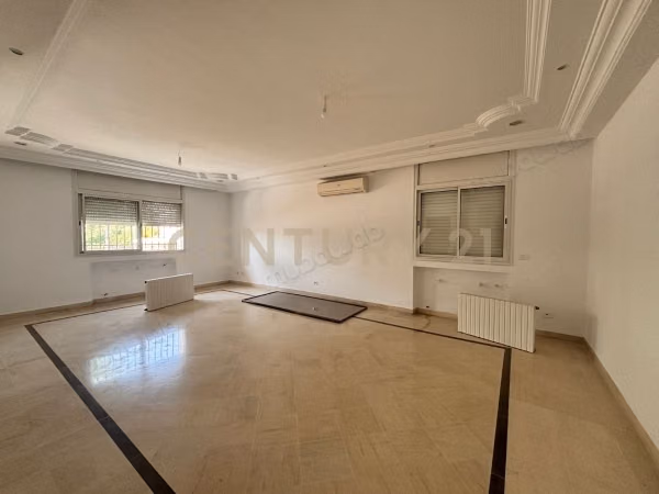 À louer rdc de villa S4 Jardins d’El Aouina