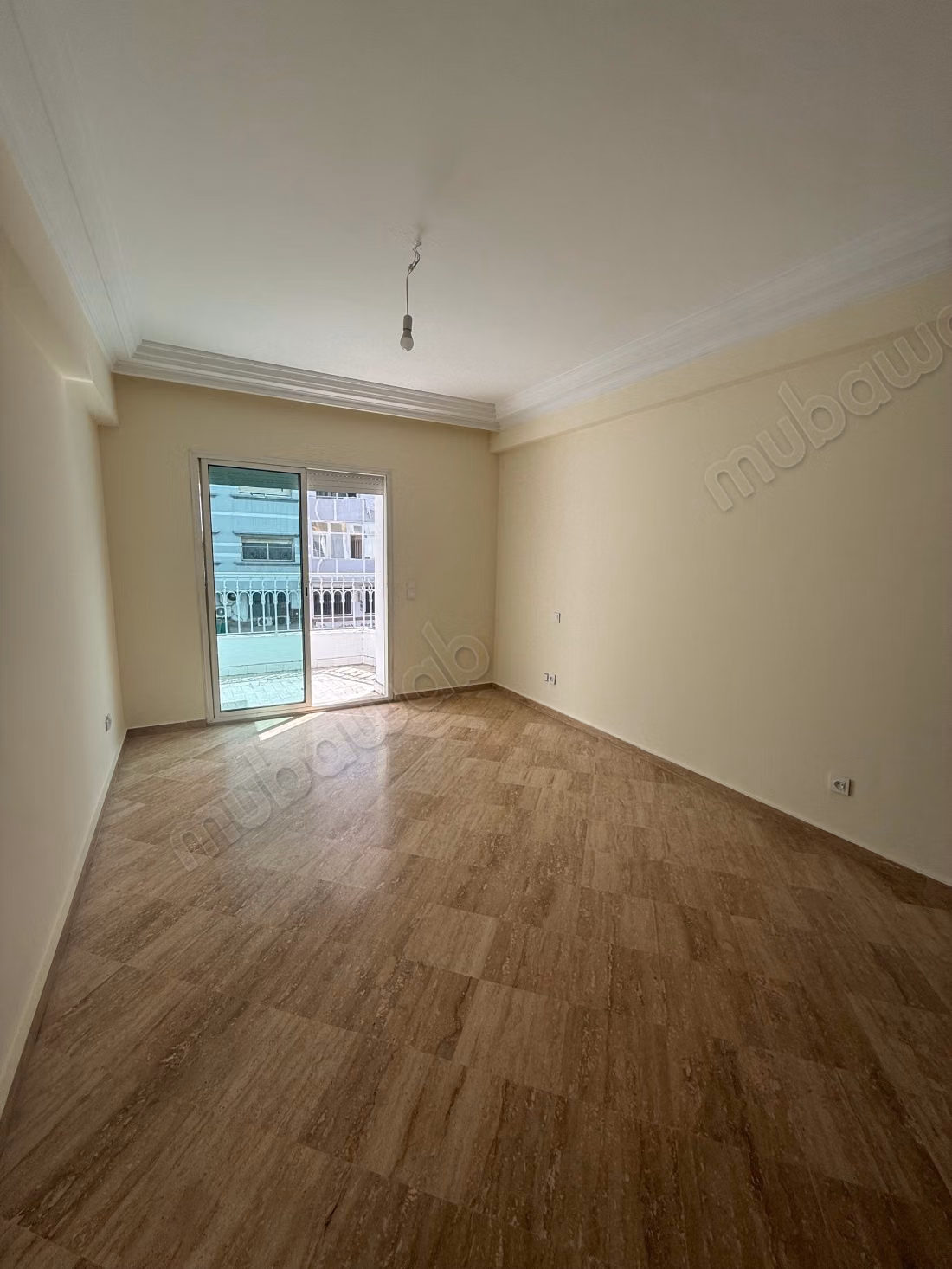 Appartement te koop in Les Hôpitaux. 4 kamers. Met lift en terras
