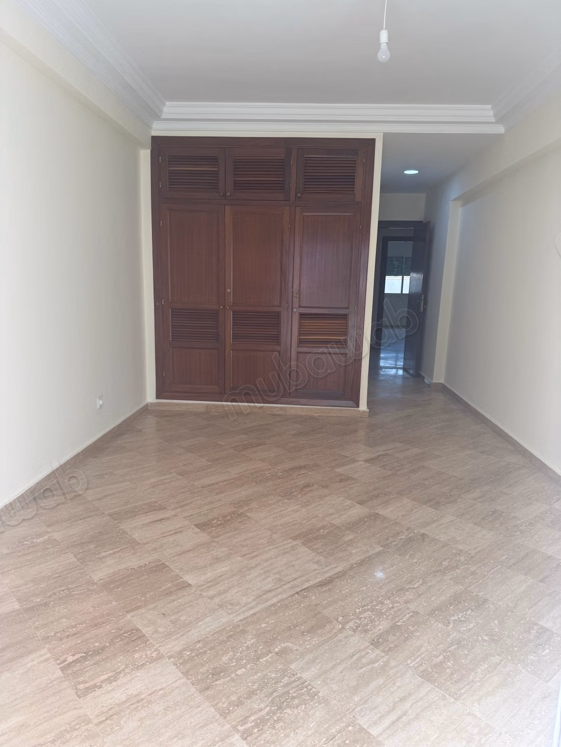 Appartement te koop in Les Hôpitaux. 4 kamers. Met lift en terras