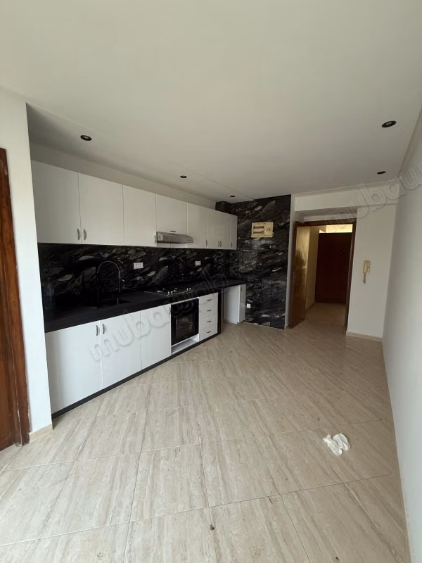 Appartement te koop in Les Hôpitaux. 4 kamers. Met lift en terras