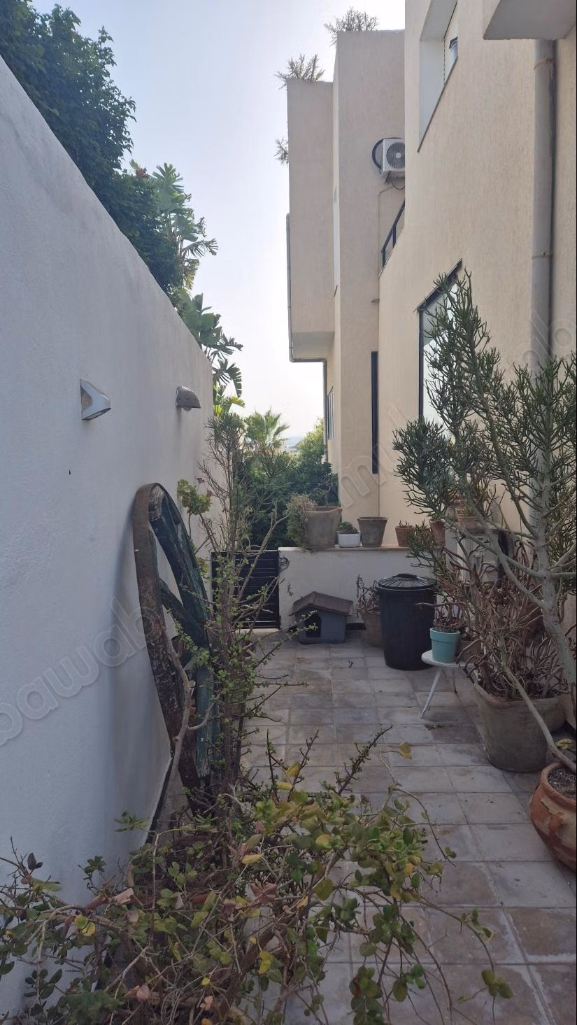 Casa di lusso in vendita a Gammarth Village. 5 camere confortevoli. Aria condizionata e piscina