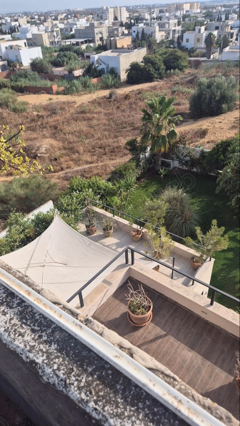 Casa di lusso in vendita a Gammarth Village. 5 camere confortevoli. Aria condizionata e piscina