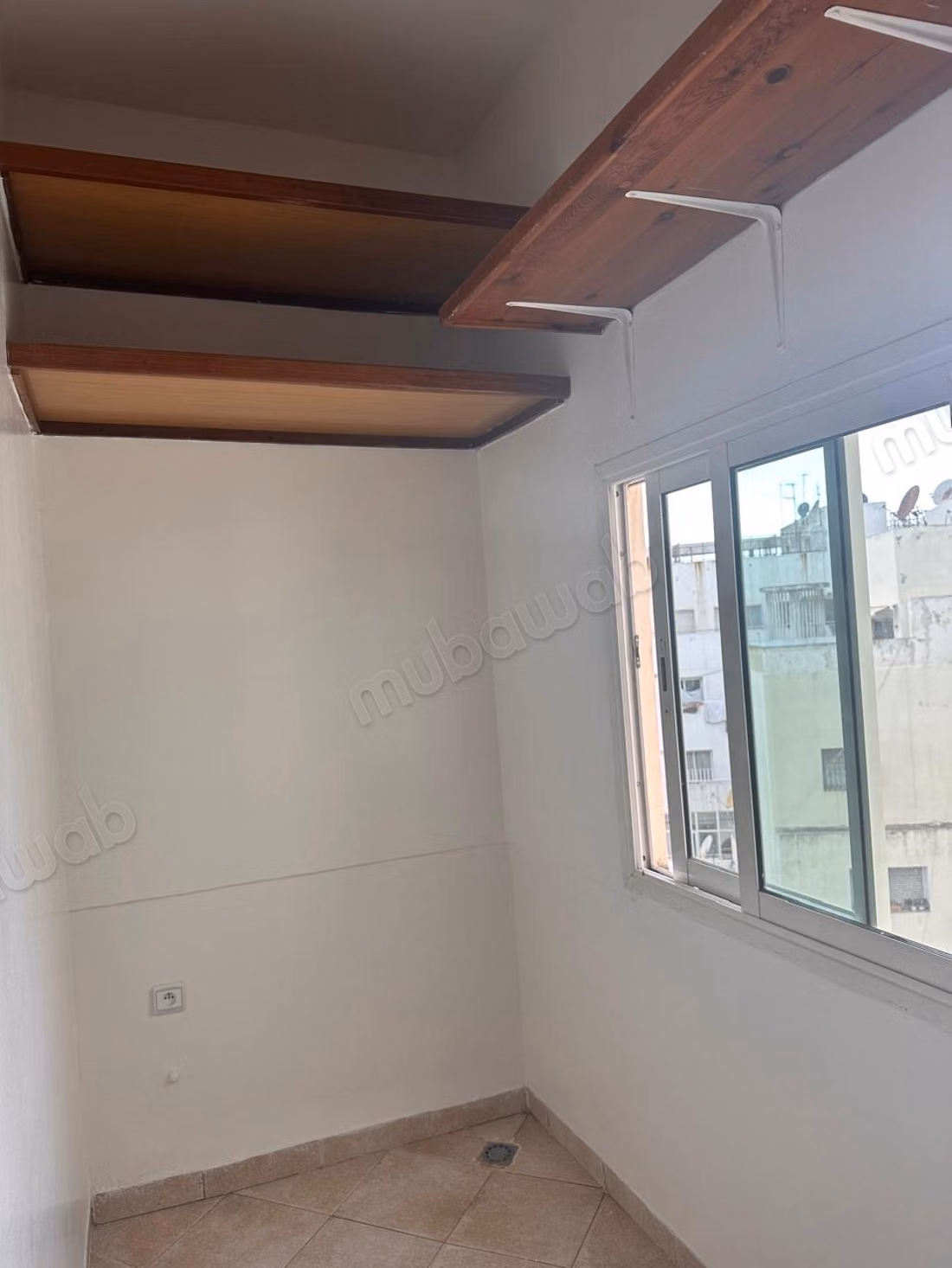 Mooie appartement te koop in de Gouden Driehoek. Oppervlakte van 240 m². Modern salon