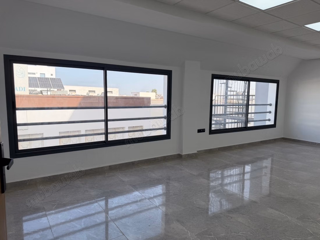 Bureau 10 de 108 m2 a louer 
oulad mtaa 
temara