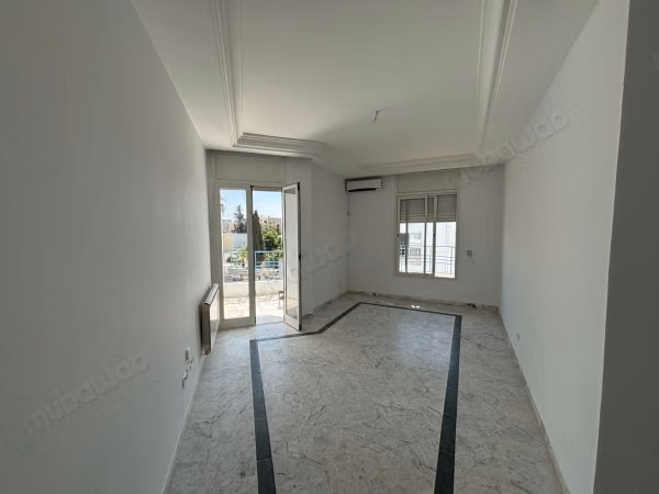À Louer Appartement en S2 Marsa cité du stade