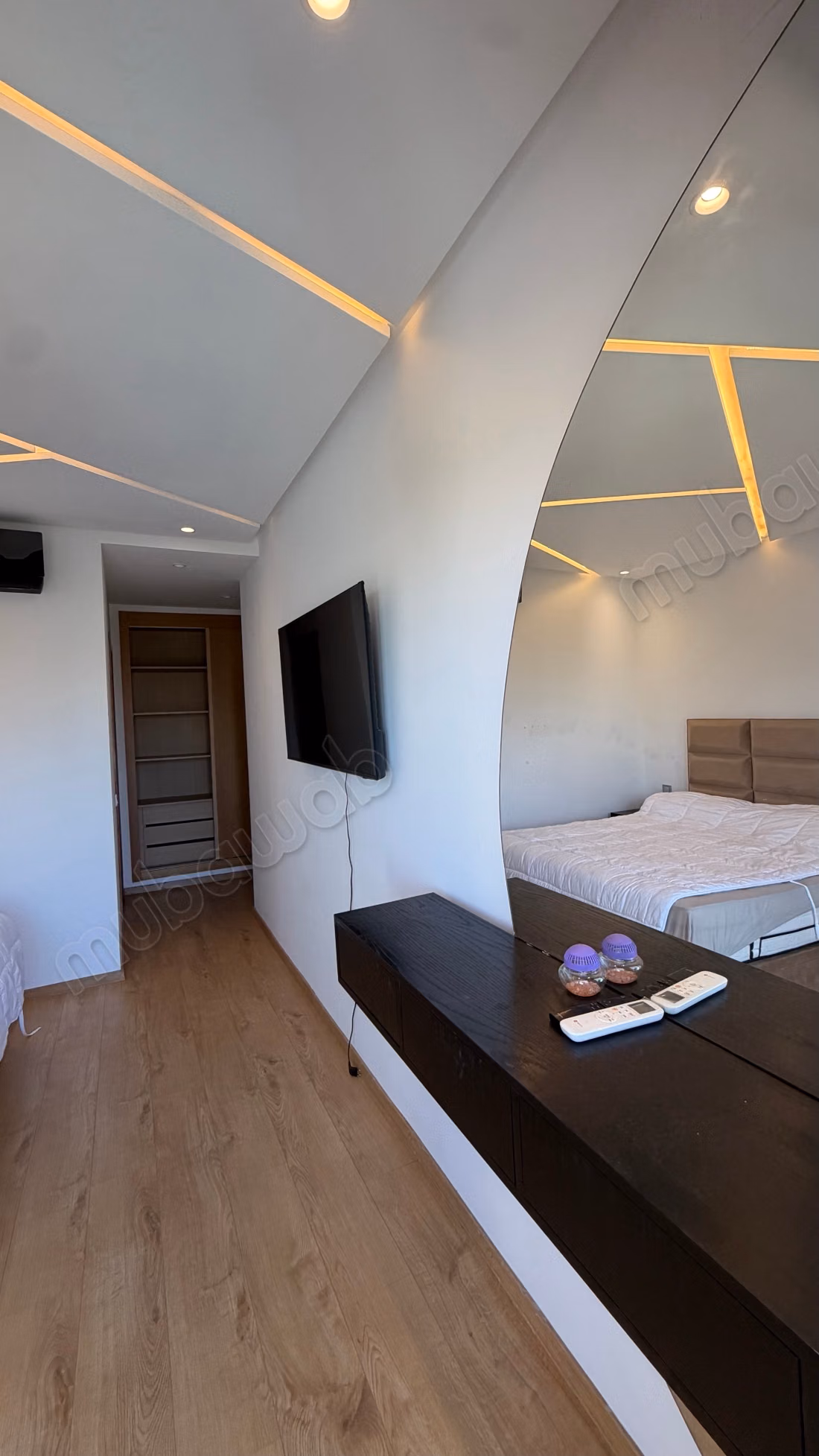 FOR RENT: Stunning sunny apartment with pool