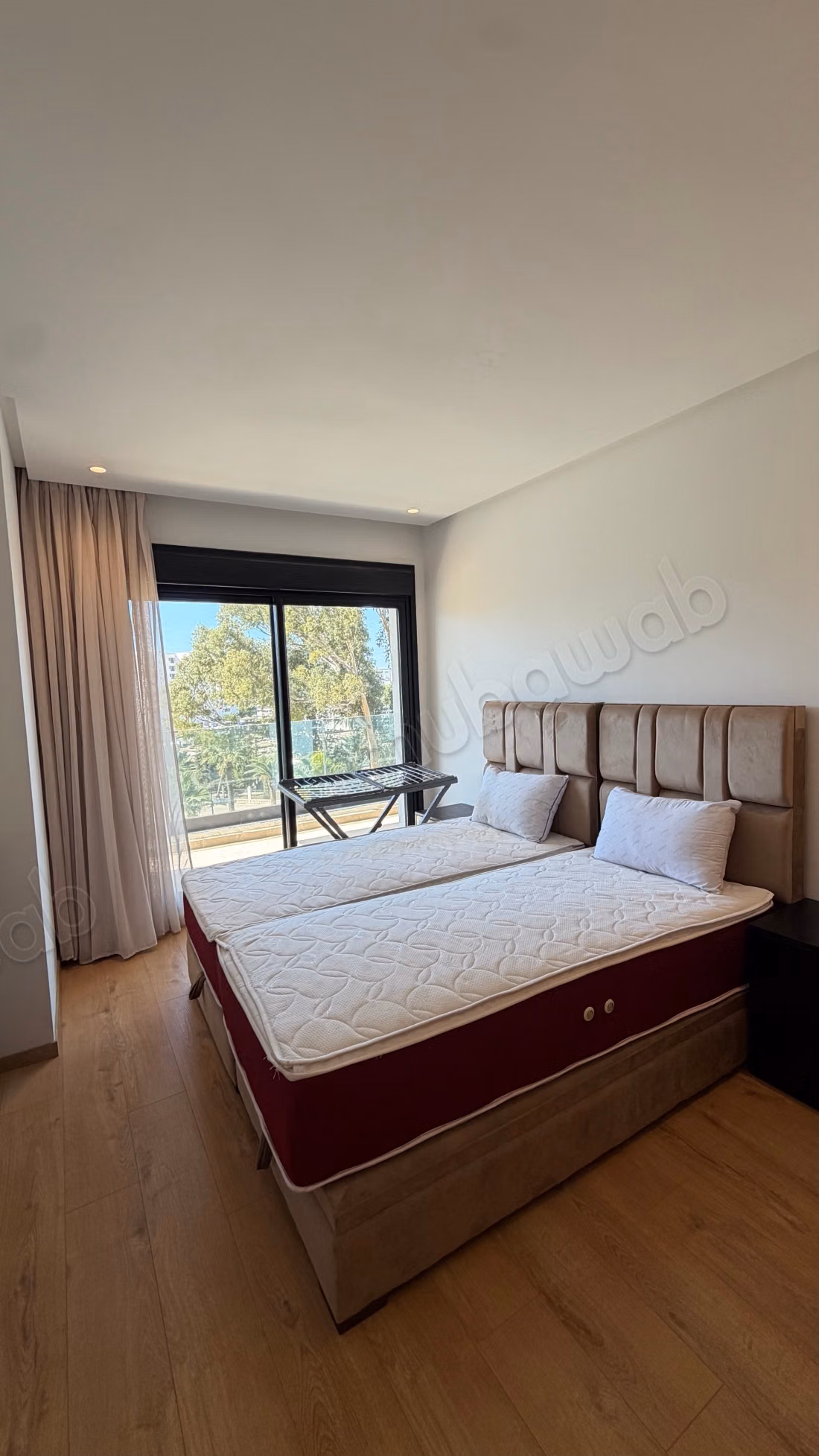 FOR RENT: Stunning sunny apartment with pool