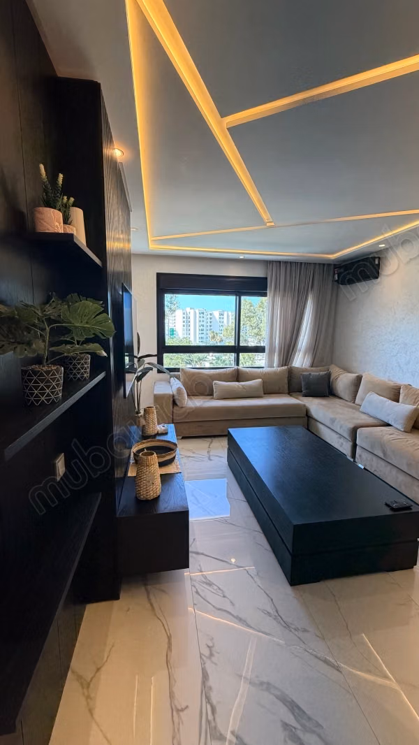 FOR RENT: Stunning sunny apartment with pool