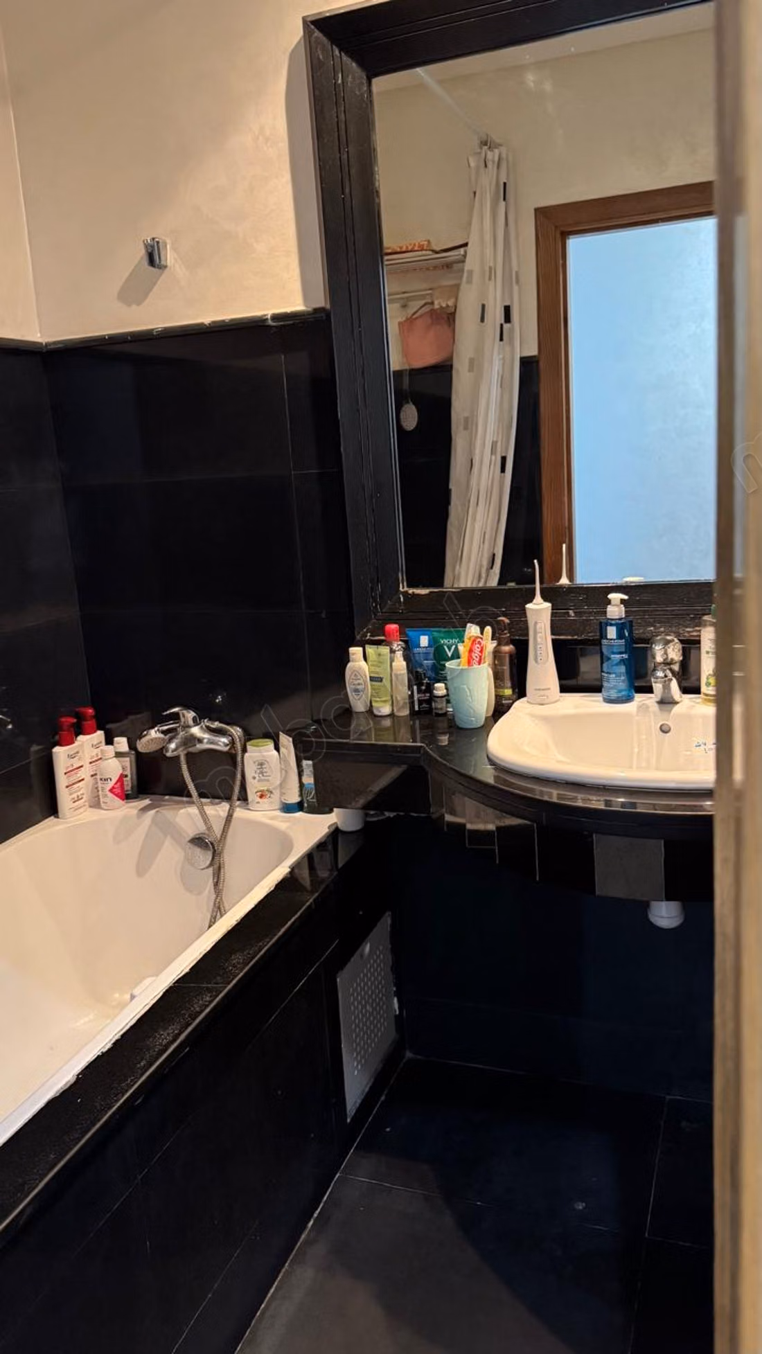 Rent this apartment in Les Hôpitaux. 3 nice rooms. Furnished