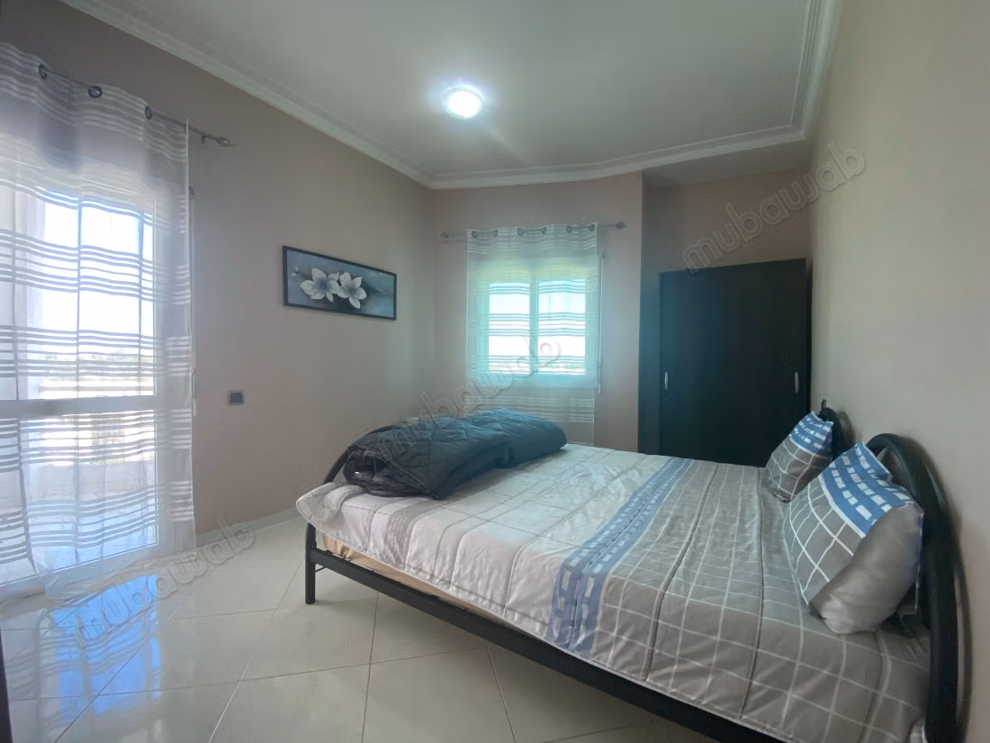 Alquiler de un apartamento en el centro de la ciudad de Fez. Superficie 175 m². Ascensor y plazas de aparcamiento