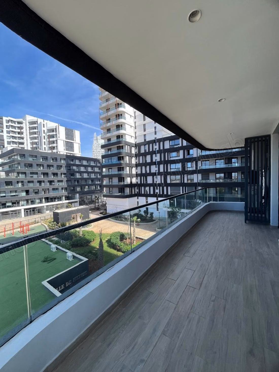 Apartment for rent in Casablanca Finance City. Area of 120 m². With elevator and terrace