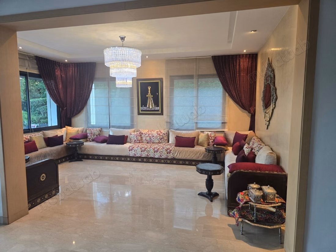 Prachtige moderne villa te koop in het mooie Bouskoura dorp
